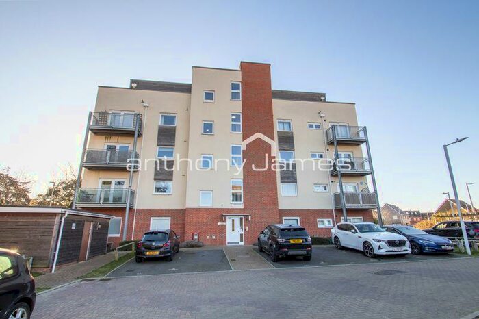 2 Bedroom Apartment To Rent In Henslow Crescent, Dartford, DA1