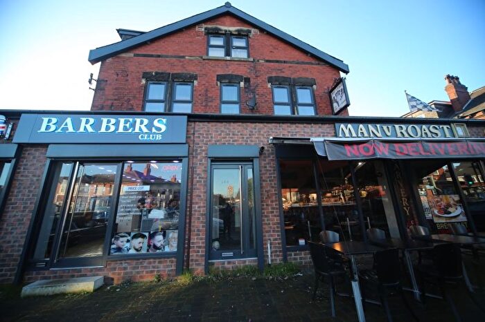 3 Bedroom Flat To Rent In Cardigan Road, Hyde Park, Leeds, LS6