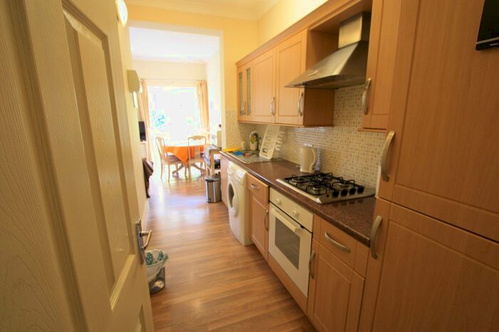 1 Bedroom Flat To Rent In Durnsford Road, London, SW19