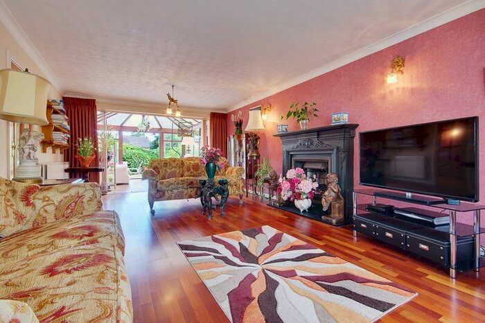 4 Bedroom Detached House For Sale In Montacute Way, Merley, Wimborne, BH21