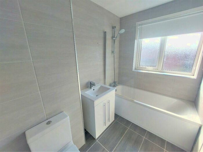 4 Bedroom Detached House To Rent In Carnoustie, Tamworth, Staffordshire, B77