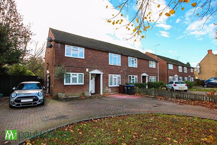 2 Bedroom Ground Maisonette For Sale In Station Road, Cuffley, EN6