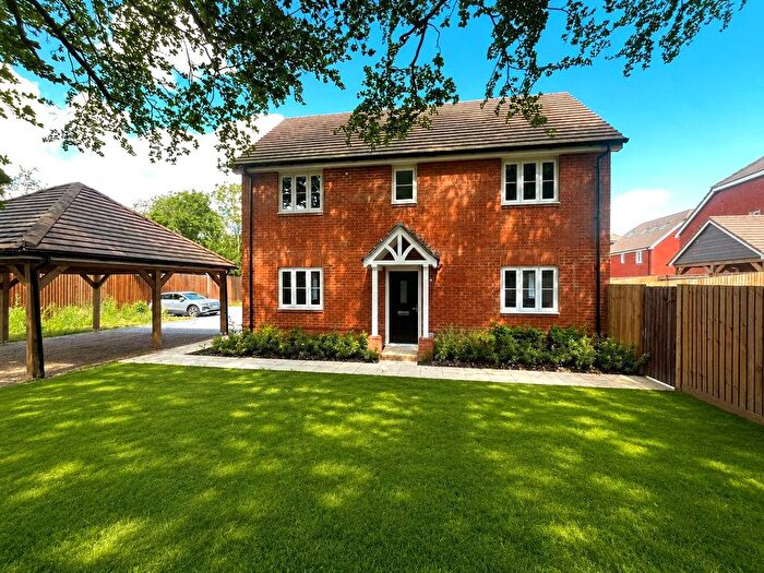 3 Bedroom Detached House To Rent In Fuggle Hop Close, Tongham, Farnham, Surrey, GU10