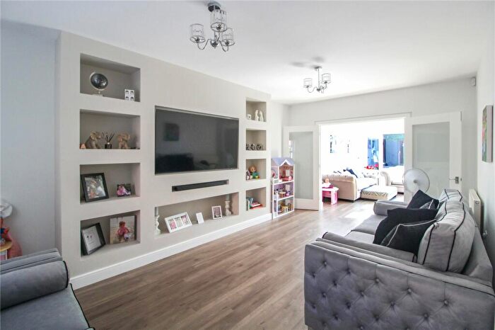 5 Bedroom Detached House For Sale In Temple Way, Rayleigh, Essex, SS6