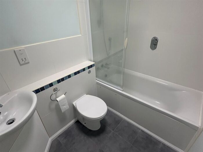 3 Bedroom Terraced House To Rent In Kensey View, Launceston, PL15