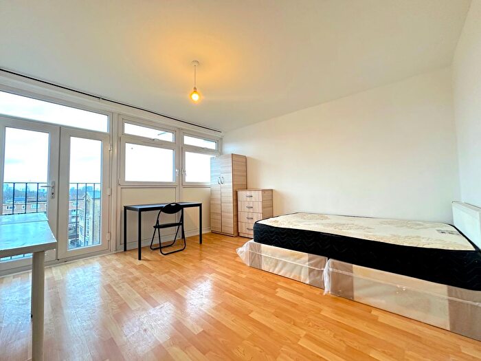 3 Bedroom Maisonette To Rent In Wentworth Mews, London, E3