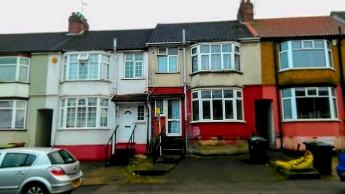 3 Bedroom Terraced House To Rent In Bed Terraced House, Runley Road, LU1