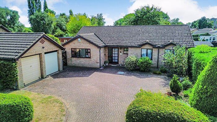 3 Bedroom Detached Bungalow For Sale In Balls Lane, Willington, MK44