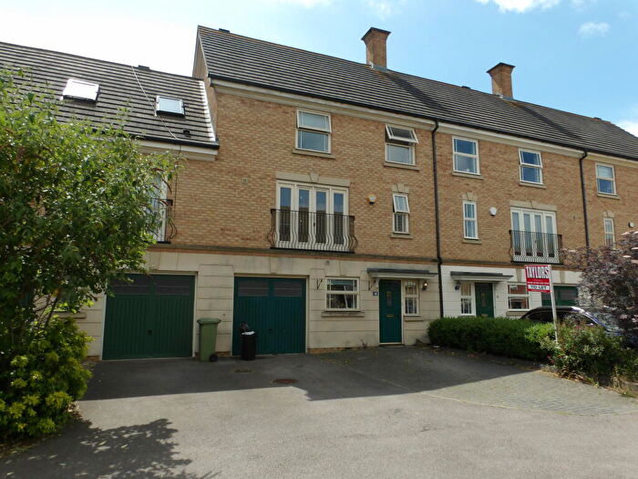 4 Bedroom Town House To Rent In Clegg Square, MK5