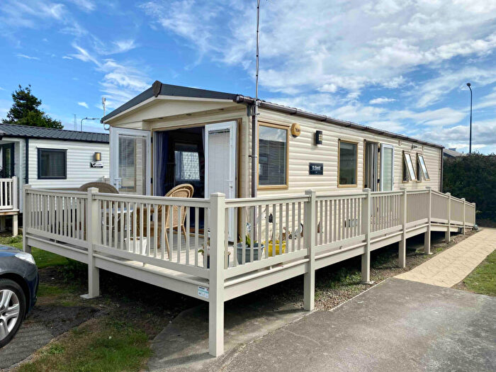2 Bedroom Park Home For Sale In Felixstowe Beach Caravan Park, IP11