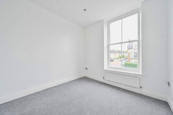 2 Bedroom Flat To Rent In Lee High Road, Hither Green, London, SE13