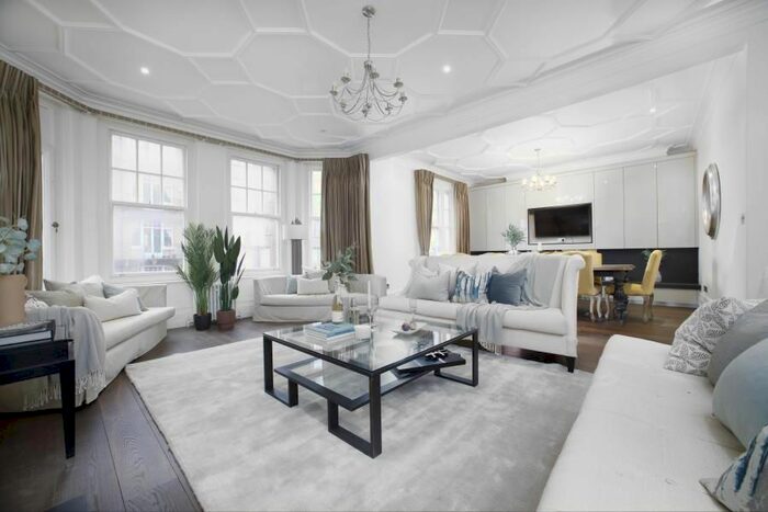 5 Bedroom Flat To Rent In Oakwood Court, Abbotsbury Road, Kensington, London, W14
