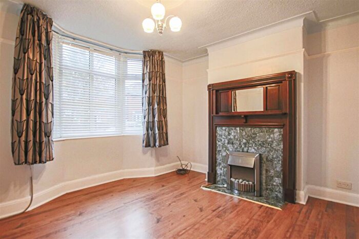 3 Bedroom Semi-Detached House To Rent In Rosslyn Road, Moston, Manchester, M40