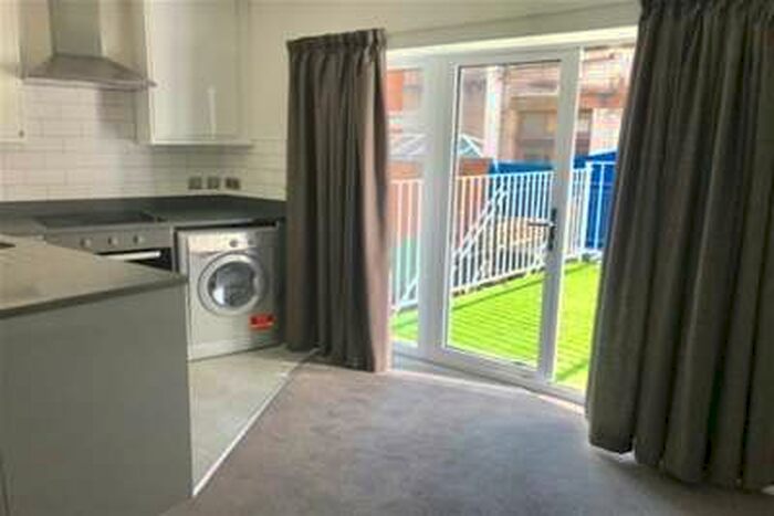 1 Bedroom Flat To Rent In Lord Street, Southport Town Centre, PR8
