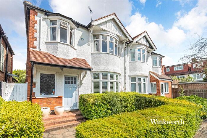 4 Bedroom Semi-Detached House For Sale In Cyprus Gardens, Finchley, London, N3