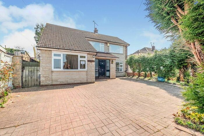 3 Bedroom Detached House To Rent In Hill Road, Rochester, Kent, ME1