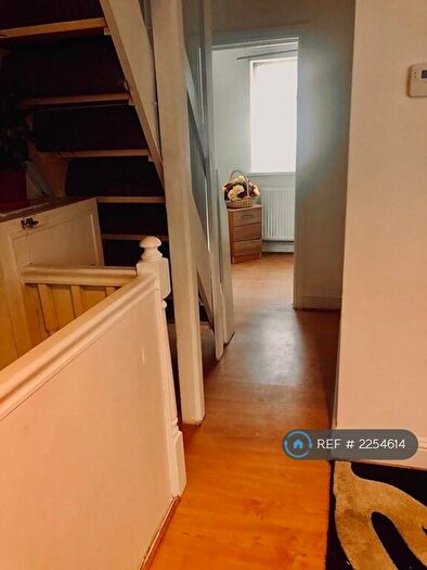 2 Bedroom Flat To Rent In Netley Road, Barkingside, IG2