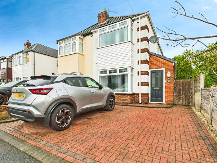 3 Bedroom Semi-detached House For Sale In Newlands Road, Haresfinch, St Helens, WA11