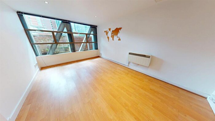 1 Bedroom Flat For Sale In Deansgate Quay, Deansgate, Manchester, M3
