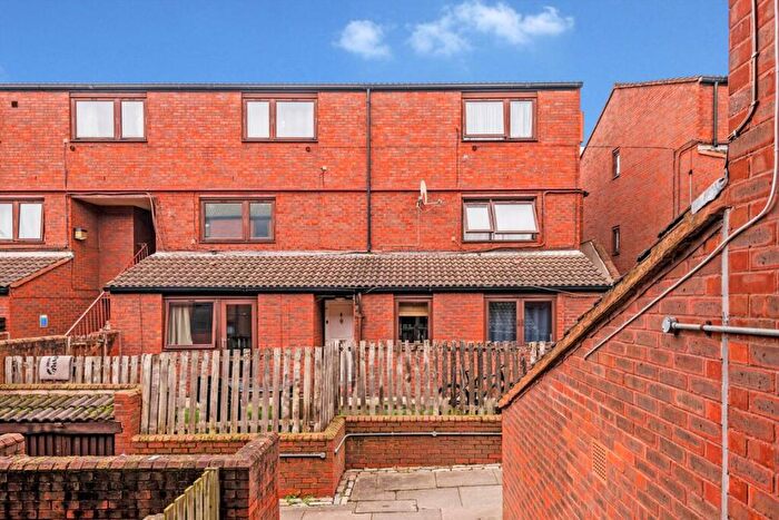 1 Bedroom Flat To Rent In Beswick Mews, West Hampstead, NW6