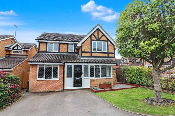 4 Bedroom Detached House For Sale In The Lawns, Stevenage, Hertfordshire, SG2