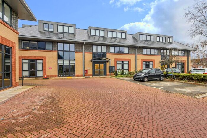 1 Bedroom Flat To Rent In River Court, Woking, Surrey, GU21