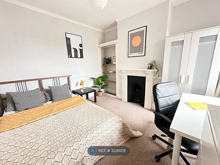 6 Bedroom Terraced House To Rent In Monks Road, Exeter, EX4