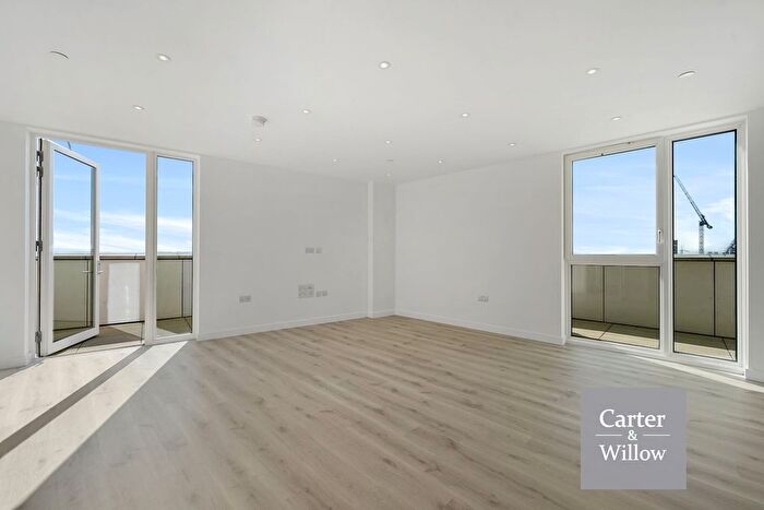 2 Bedroom Flat To Rent In Holcombe Mansions Mulberry Circus, Barking, IG11