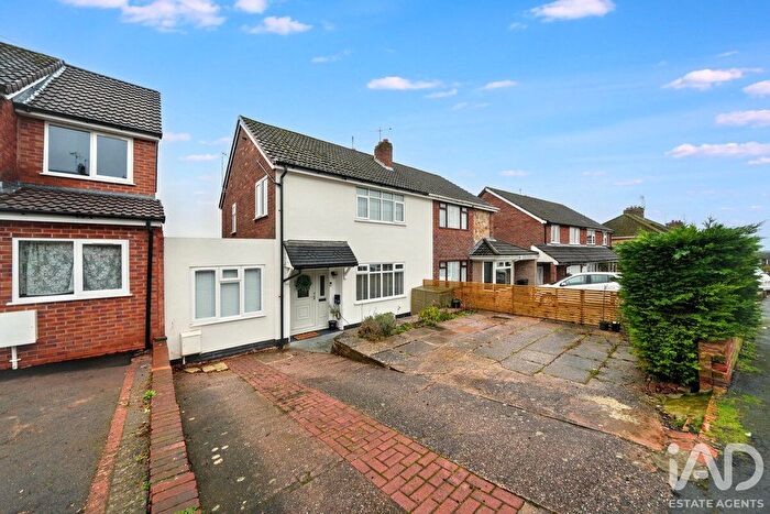 3 Bedroom Semi-Detached House For Sale In Coleridge Rise, Dudley, DY3