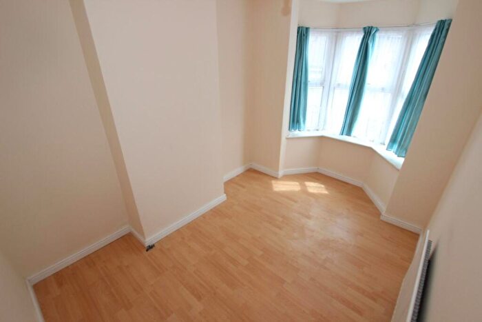 3 Bedroom Terraced House To Rent In Waldeck Street, Reading, RG1