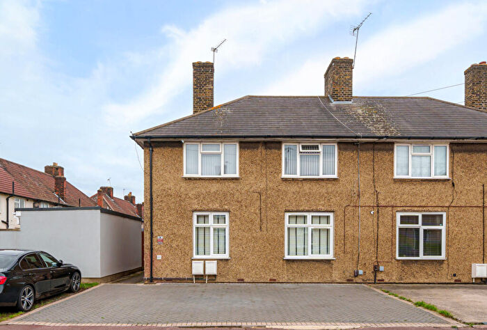 1 Bedroom Maisonette For Sale In Flamstead Road, Dagenham, RM9
