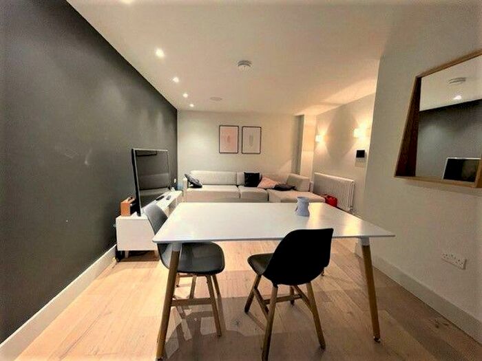 3 Bedroom Town House To Rent In Arundel Street, Manchester, M15