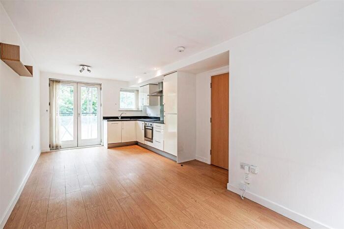 1 Bedroom Apartment To Rent In Solihull Heights, Sheldon, B26