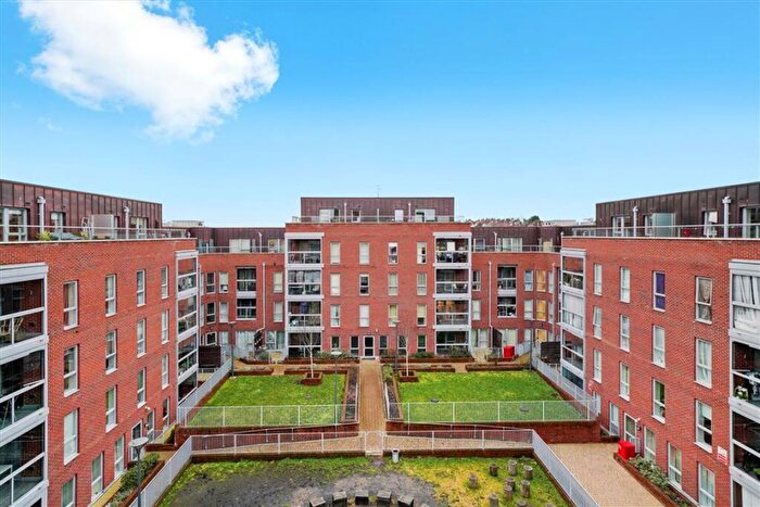3 Bedroom Flat For Sale In Wilkinson Close, Cricklewood, NW2