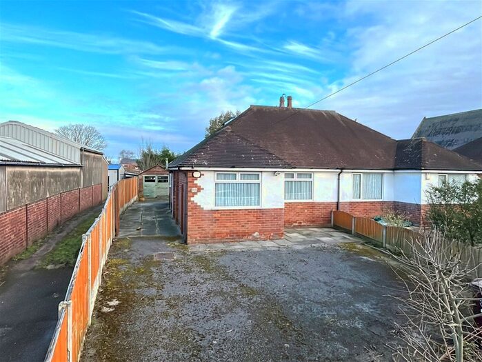3 Bedroom Bungalow For Sale In Vicarage Lane, Banks, PR9