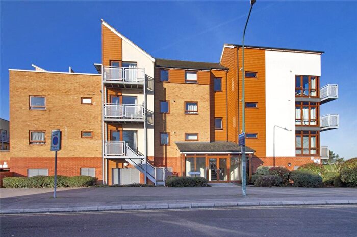 2 Bedroom Apartment For Sale In Serenity Court, Evelyn Walk, Greenhithe, Kent, DA9