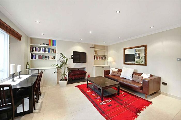 1 Bedroom Flat To Rent In Oakley Square, Camden, NW1