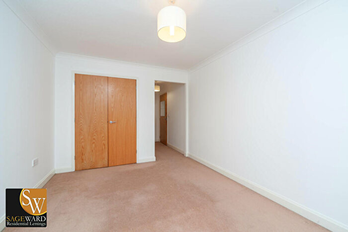 2 Bedroom Apartment To Rent In Newland Gardens, Hertford, Hertfordshire, SG13