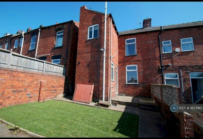 3 Bedroom End Of Terrace House To Rent In Sherwood Street, Barnsley, S71