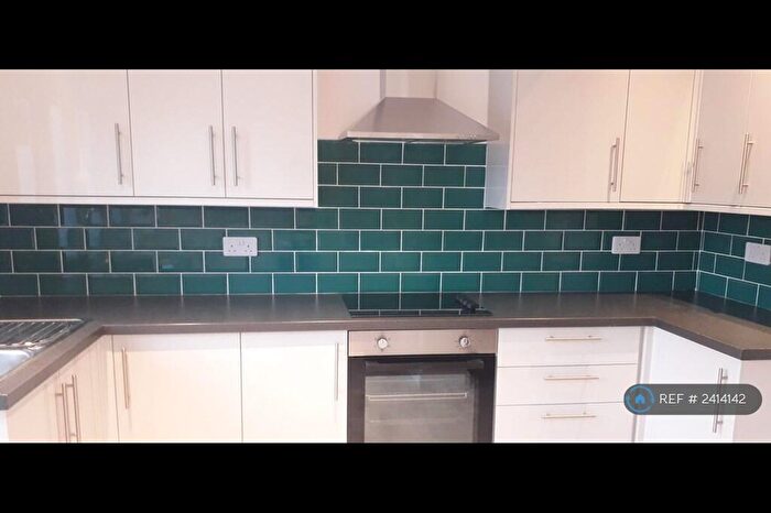 2 Bedroom End Of Terrace House To Rent In Lynton Avenue, Hull, HU5