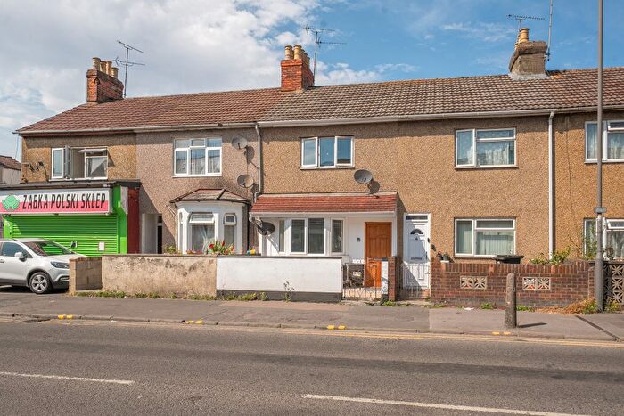 3 Bedroom Terraced House For Sale In Manchester Road, Swindon, SN1