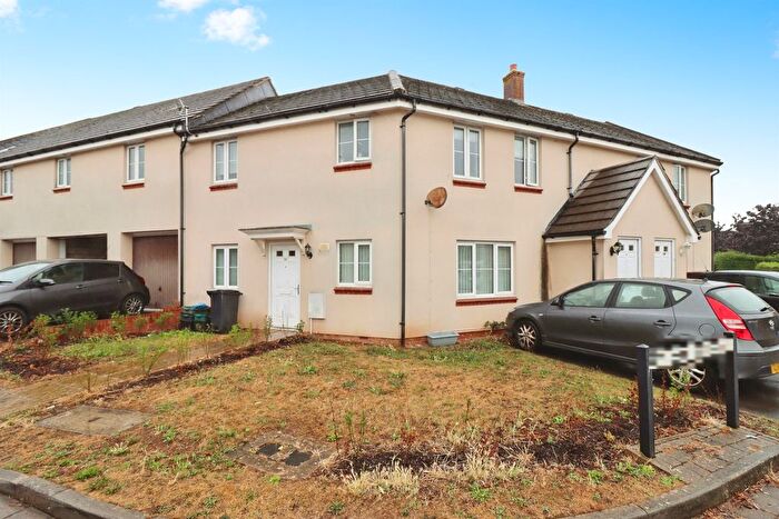 2 Bedroom Flat For Sale In Emerson Square, Bristol, BS7