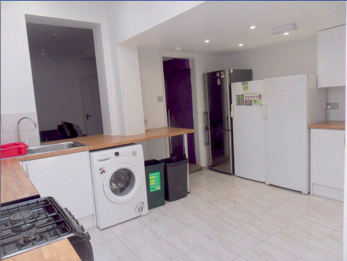 5 Bedroom Terraced House To Rent In De Beauvoir Road, Reading, Berkshire, RG1
