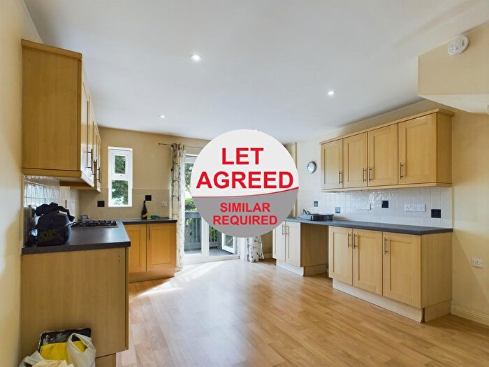 4 Bedroom Flat To Rent In Cricketers Green, Torquay, TQ2