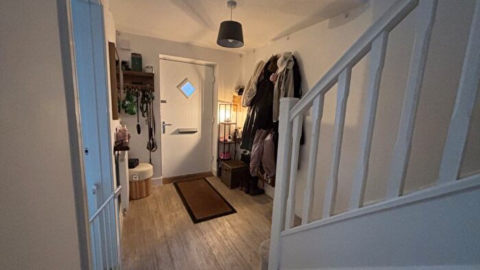 4 Bedroom Semi Detached House For Sale In Cormorant Close, Didcot, OX11