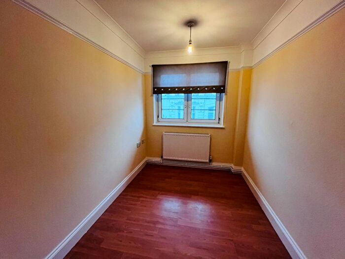 3 Bedroom Flat To Rent In Terminus Road, Eastbourne, BN21