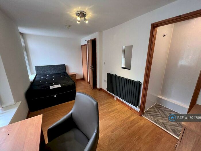 8 Bedroom Terraced House To Rent In Miskin Street, Cardiff, CF24