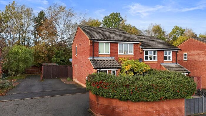 3 Bedroom Semi-detached House For Sale In Ramsons Close, Malvern, WR14