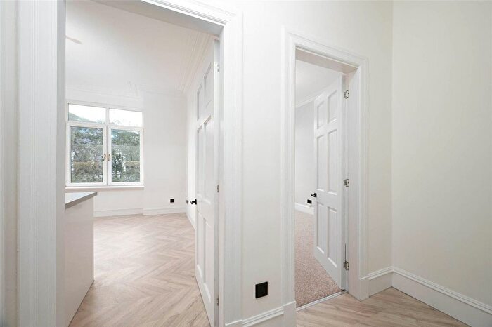 2 Bedroom Flat For Sale In Top Floor Flat, Fonthill Road, Ferryhill, Aberdeen, Aberdeenshire, AB11