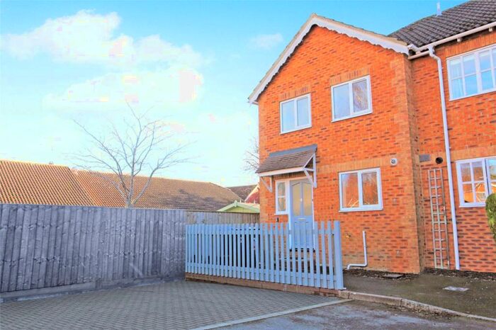 3 Bedroom End Of Terrace House To Rent In Mallard Close, Devizes, Wiltshire, SN10